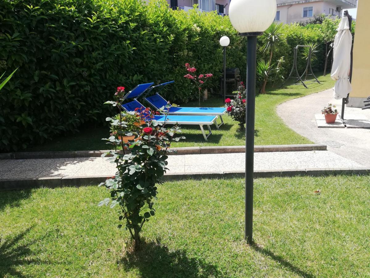 B&B Villa Rosa SantʼAntonio Abate Buitenkant foto