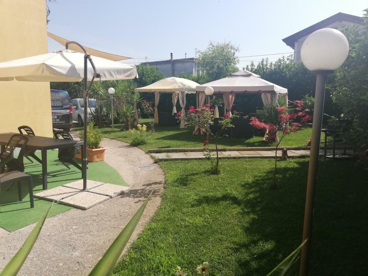 B&B Villa Rosa SantʼAntonio Abate Buitenkant foto